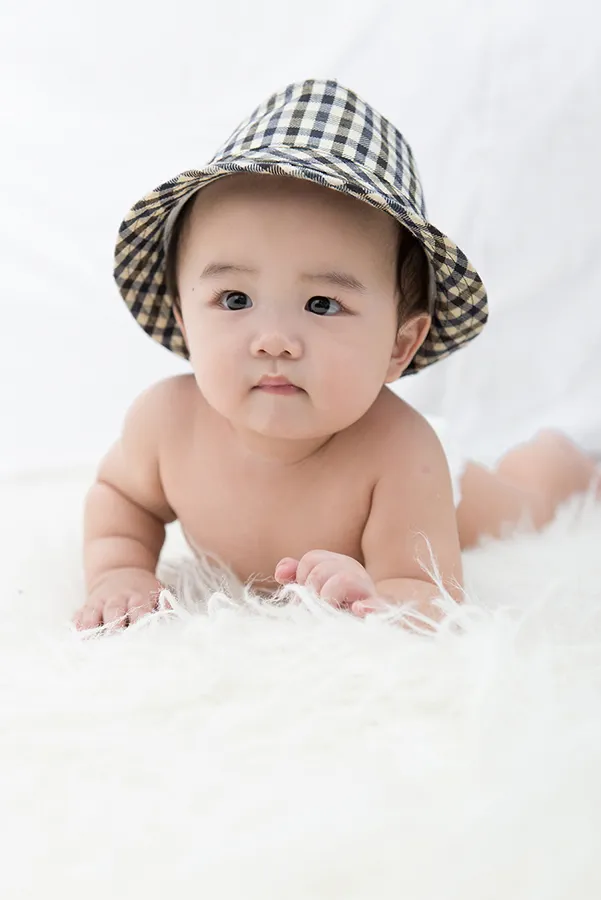 可愛寶寶圖片-10M-尿布照-戴帽子