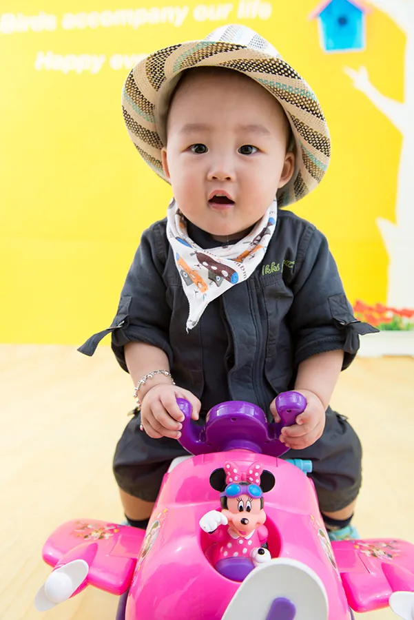 寶寶攝影,戴帽子,周歲男童,棚拍
