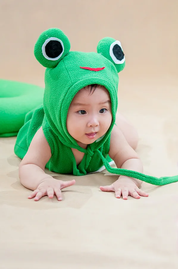 可愛嬰兒寫真-青蛙裝-小孩寫真-可愛寶寶圖