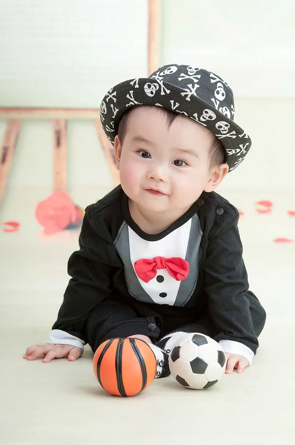 寶寶攝影-6M-小西服-帽子-嬰兒照片