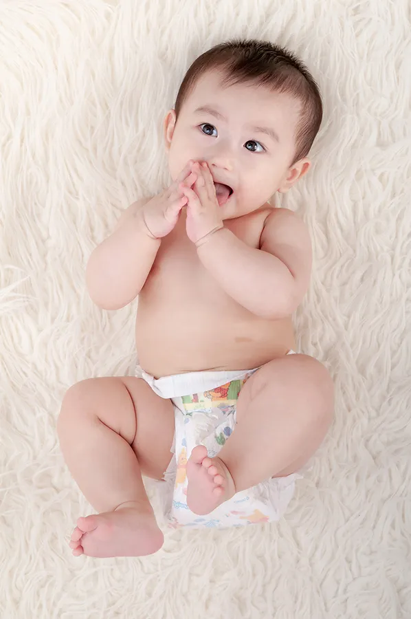 寶寶照推薦-嬰兒尿布照-可愛寶寶照片-娃娃臉