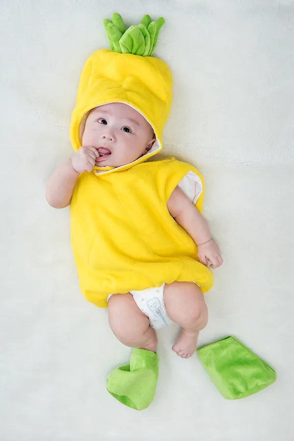 百天寶寶攝影-男嬰-鳳梨造型服-內湖棚拍