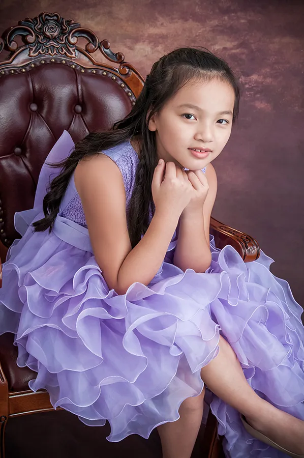 兒童寫真-8歲女童-紫色禮服-棚拍