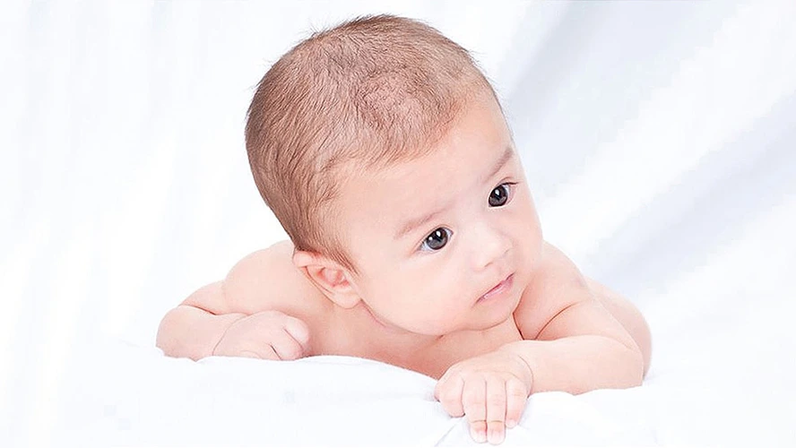 4個月Dennel可愛寶寶照片,穿布布拍兒童攝影